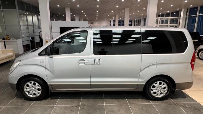 Hyundai H-1 II с пробегом 2010 года, цена 1 325 000 рублей, 246527 км, минивэн, Автокод Объявления