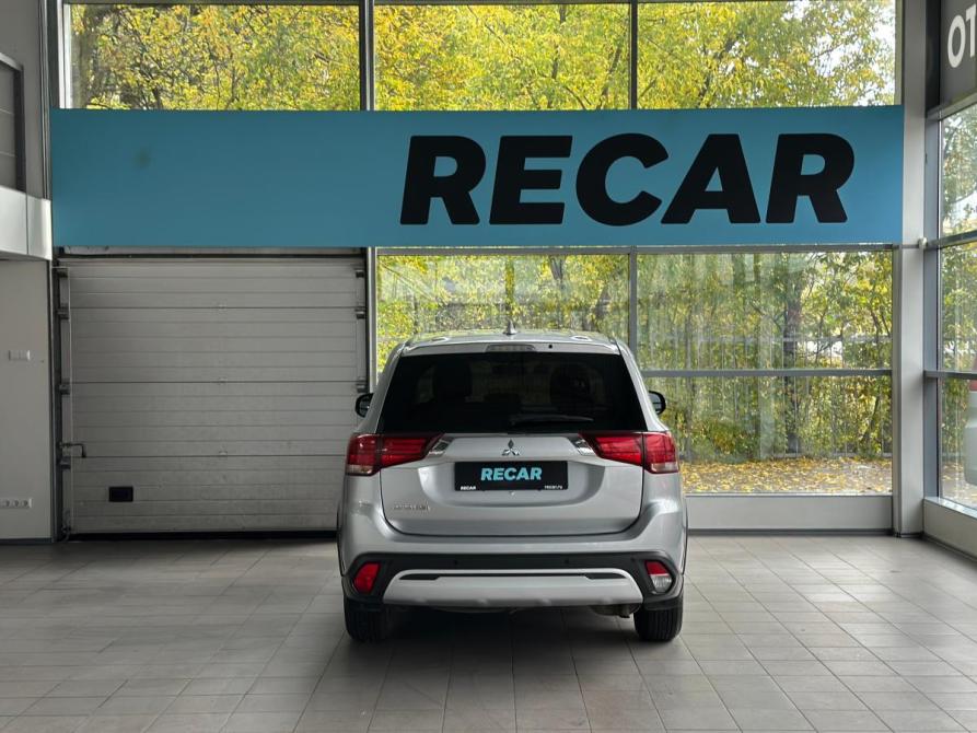 Mitsubishi Outlander III Рестайлинг 3 Санкт-Петербург  - изображение 4