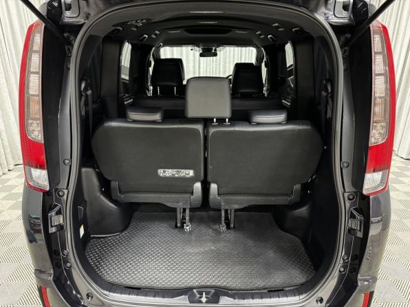 Toyota Esquire I с пробегом 2016 года, цена 1 750 000 рублей, 251872 км, минивэн, Автокод Объявления