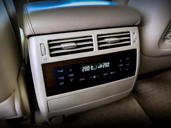Toyota Land Cruiser 200 Series Рестайлинг 2 с пробегом 2016 года, цена 6 200 000 рублей, 110281 км, внедорожник, Автокод Объявления