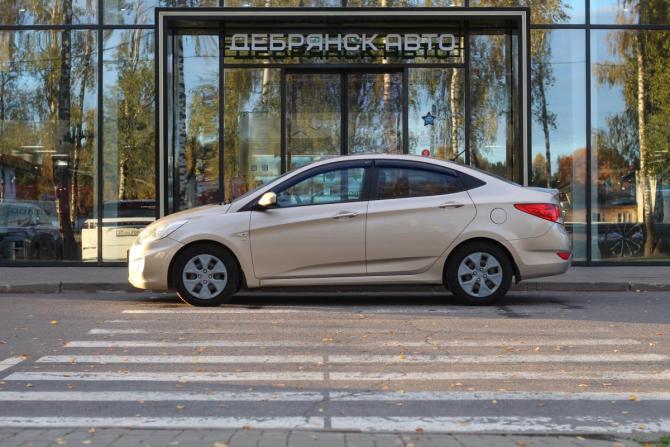 Hyundai Solaris I с пробегом 2014 года, цена 845 000 рублей, 215576 км, седан, Автокод Объявления