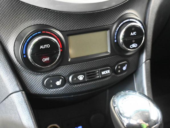 Hyundai Solaris I с пробегом 2011 года, цена 829 900 рублей, 220000 км, седан, Автокод Объявления