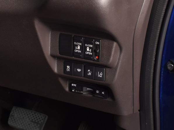 Honda Freed II с пробегом 2018 года, цена 1 549 995 рублей, 56471 км, компактвэн, Автокод Объявления