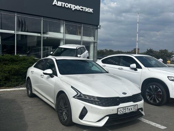 Kia K5 III