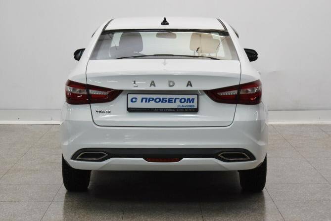 Lada (ВАЗ) Vesta I Рестайлинг (NG) с пробегом 2024 года, цена 1 370 000 рублей, 9090 км, седан, Автокод Объявления