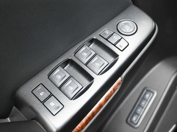 Chevrolet Tahoe IV с пробегом 2016 года, цена 3 399 900 рублей, 278000 км, внедорожник, Автокод Объявления