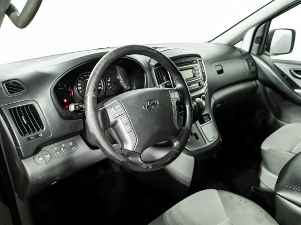 Hyundai H-1 II Рестайлинг с пробегом 2017 года, цена 2 250 000 рублей, 222600 км, минивэн, Автокод Объявления
