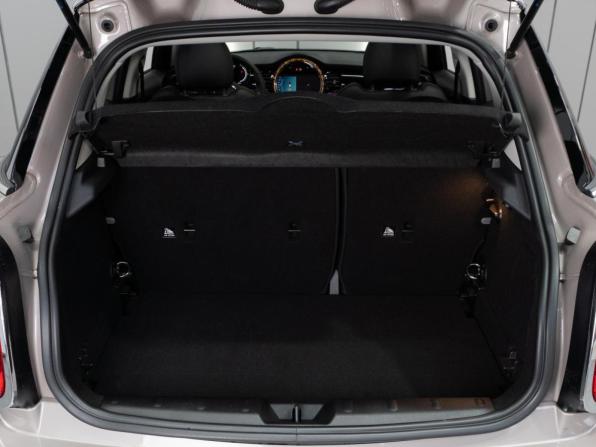 Mini Hatch III (F55/F56) Рестайлинг 2 с пробегом 2022 года, цена 3 149 000 рублей, 16192 км, хэтчбек, Автокод Объявления