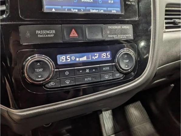 Mitsubishi Outlander III Рестайлинг 2 с пробегом 2015 года, цена 1 665 000 рублей, 169262 км, внедорожник, Автокод Объявления
