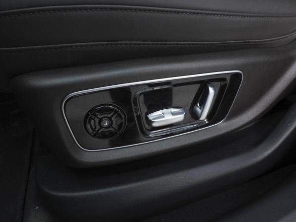Li Auto (Lixiang) L9 I с пробегом 2023 года, цена 6 599 000 рублей, 58206 км, внедорожник, Автокод Объявления