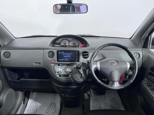 Toyota Sienta I Рестайлинг 2 с пробегом 2012 года, цена 860 000 рублей, 140271 км, минивэн, Автокод Объявления