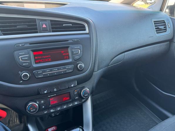 Kia Ceed II Рестайлинг с пробегом 2015 года, цена 1 179 900 рублей, 172301 км, хэтчбек, Автокод Объявления