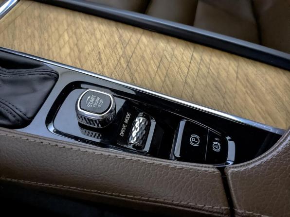 Volvo XC90 II Рестайлинг 1 с пробегом 2021 года, цена 4 920 000 рублей, 115332 км, внедорожник, Автокод Объявления