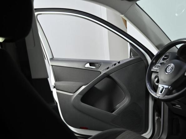 Volkswagen Tiguan I Рестайлинг с пробегом 2014 года, цена 1 399 000 рублей, 184000 км, внедорожник, Автокод Объявления