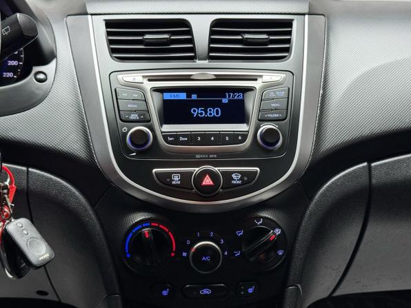 Hyundai Solaris I Рестайлинг с пробегом 2015 года, цена 879 000 рублей, 159816 км, хэтчбек, Автокод Объявления