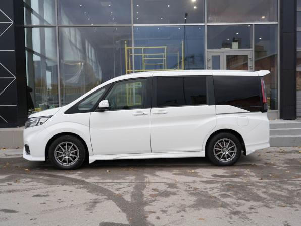 Honda Stepwgn V Рестайлинг с пробегом 2019 года, цена 2 310 000 рублей, 74978 км, минивэн, Автокод Объявления