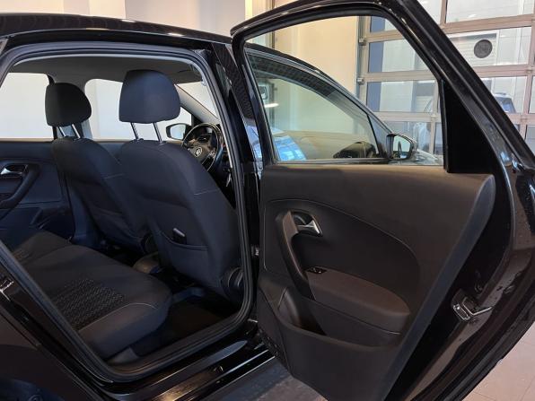 Volkswagen Polo V Рестайлинг с пробегом 2019 года, цена 1 290 000 рублей, 114790 км, седан, Автокод Объявления