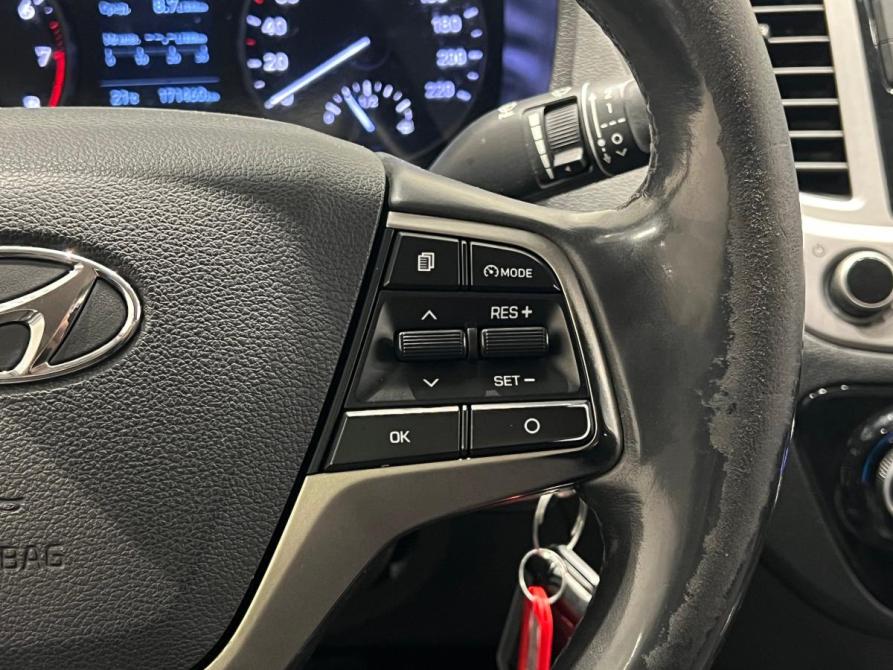Hyundai Solaris II Санкт-Петербург  - изображение 22