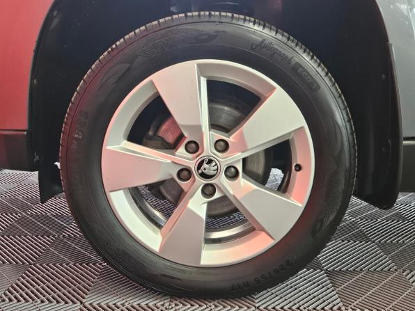 Skoda Yeti I Рестайлинг с пробегом 2015 года, цена 1 075 000 рублей, 262095 км, внедорожник, Автокод Объявления