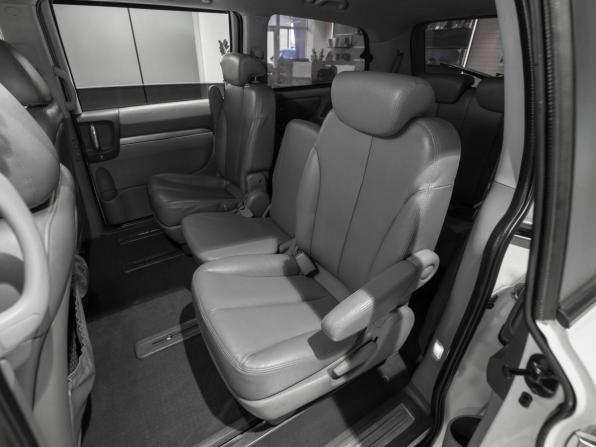 Kia Carnival II с пробегом 2010 года, цена 975 000 рублей, 293569 км, минивэн, Автокод Объявления