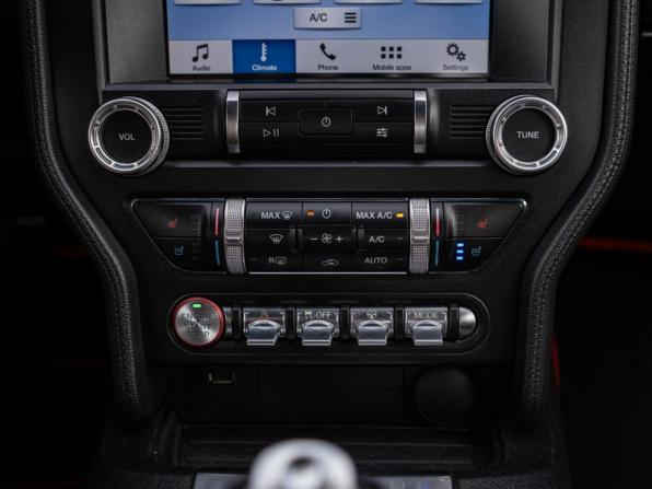 Ford Mustang VI Рестайлинг с пробегом 2019 года, цена 2 949 000 рублей, 163113 км, кабриолет, Автокод Объявления