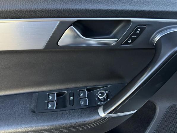 Volkswagen Passat B7 с пробегом 2012 года, цена 1 079 000 рублей, 216312 км, седан, Автокод Объявления