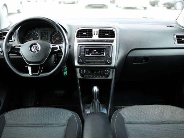 Volkswagen Polo V Рестайлинг с пробегом 2016 года, цена 899 000 рублей, 212725 км, седан, Автокод Объявления
