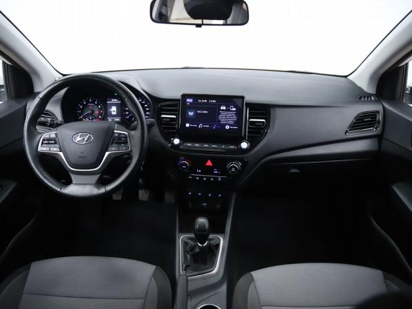 Hyundai Solaris II Рестайлинг с пробегом 2021 года, цена 1 630 000 рублей, 61259 км, седан, Автокод Объявления