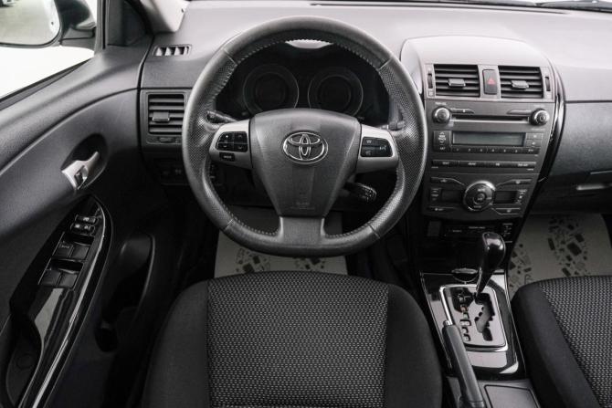 Toyota Corolla X (E140 E150) Рестайлинг с пробегом 2012 года, цена 1 099 000 рублей, 175000 км, седан, Автокод Объявления