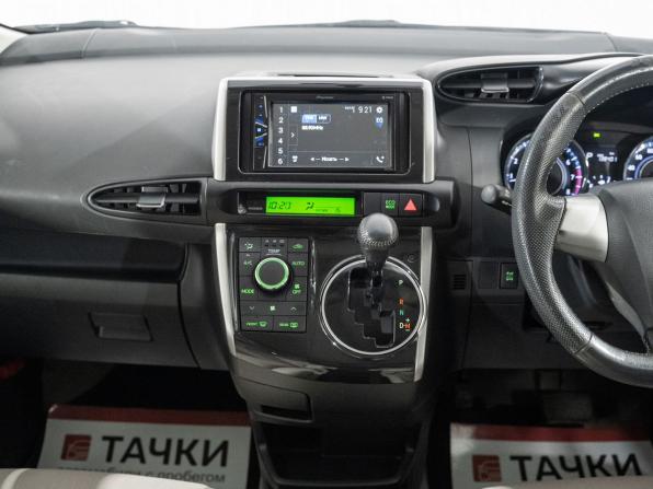 Toyota Wish II Рестайлинг с пробегом 2016 года, цена 1 400 000 рублей, 138401 км, минивэн, Автокод Объявления