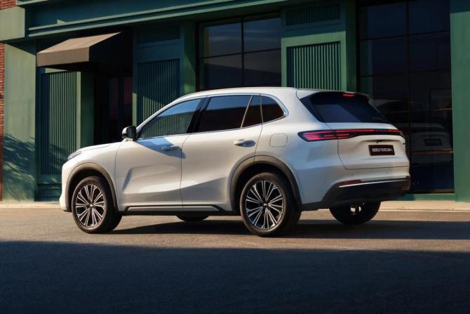 Новый Geely EX5 EM-i 2026 года, цена 3 924 990 рублей, внедорожник, Автокод Объявления