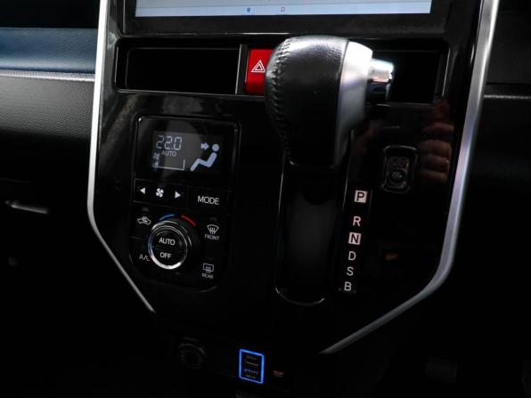 Toyota Roomy I с пробегом 2019 года, цена 1 118 500 рублей, 66371 км, микровэн, Автокод Объявления