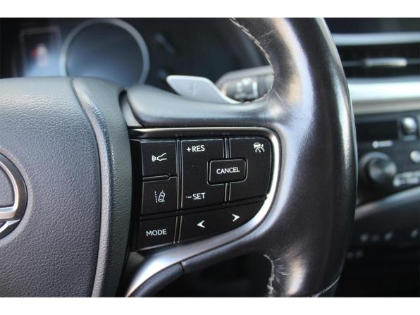 Lexus ES VII с пробегом 2019 года, цена 3 390 000 рублей, 106524 км, седан, Автокод Объявления