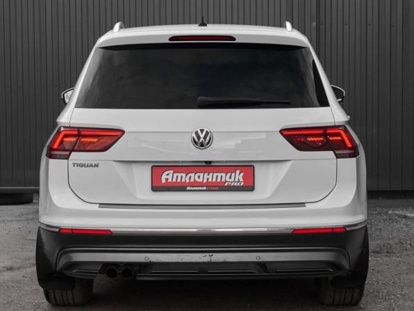 Volkswagen Tiguan II с пробегом 2018 года, цена 1 800 000 рублей, 135752 км, внедорожник, Автокод Объявления