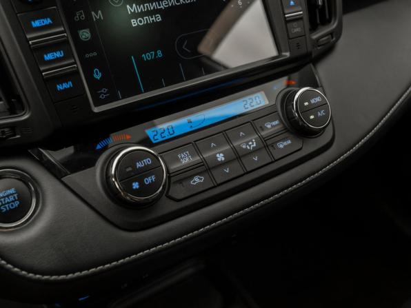 Toyota RAV4 IV (XA40) Рестайлинг с пробегом 2018 года, цена 2 850 000 рублей, 38000 км, внедорожник, Автокод Объявления