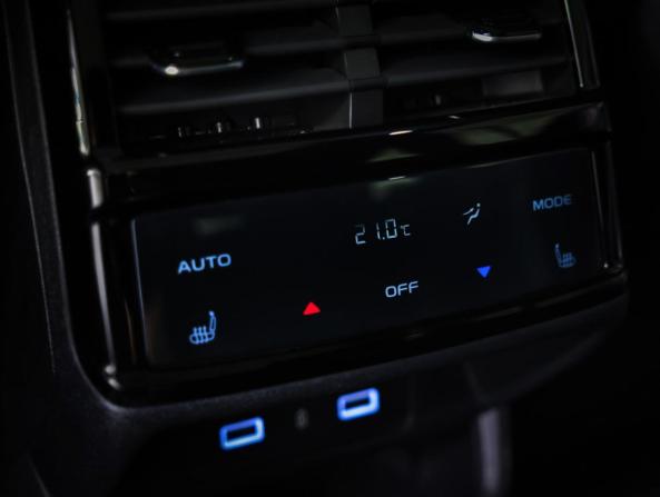 Geely Monjaro I с пробегом 2024 года, цена 3 355 000 рублей, 56714 км, внедорожник, Автокод Объявления