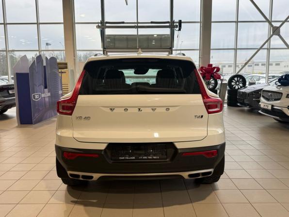 Volvo XC40 I с пробегом 2018 года, цена 3 233 000 рублей, 77653 км, внедорожник, Автокод Объявления