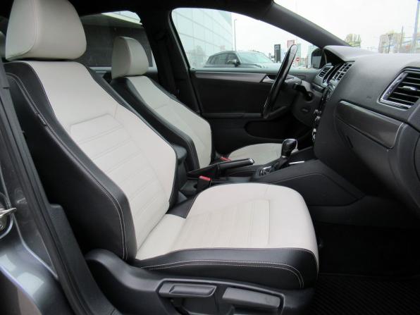Volkswagen Jetta VI Рестайлинг с пробегом 2016 года, цена 1 370 000 рублей, 159045 км, седан, Автокод Объявления