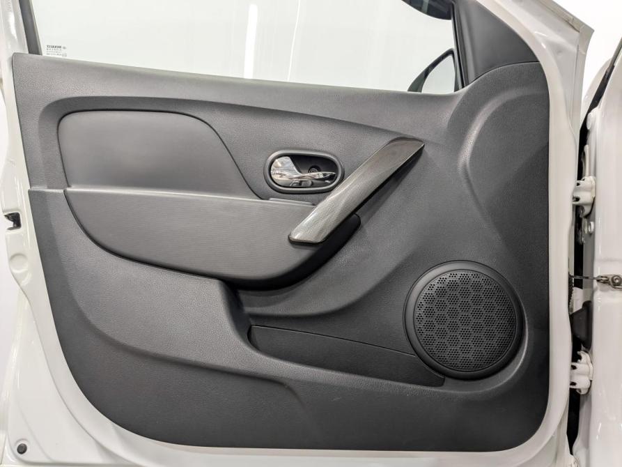 Renault Logan II Рестайлинг Санкт-Петербург  - изображение 19