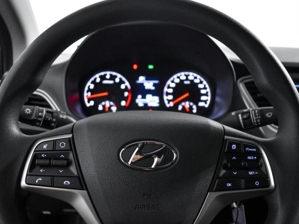 Hyundai Solaris II Рестайлинг с пробегом 2021 года, цена 1 655 000 рублей, 19500 км, седан, Автокод Объявления