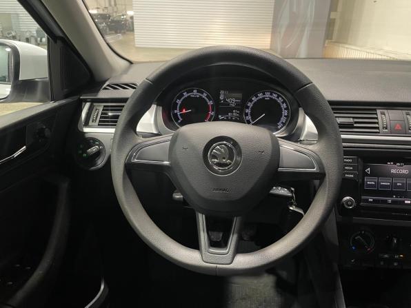 Skoda Rapid I Рестайлинг с пробегом 2018 года, цена 1 025 000 рублей, 164200 км, лифтбек, Автокод Объявления