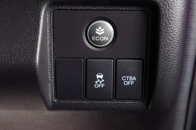 Honda Vezel I с пробегом 2014 года, цена 1 499 000 рублей, 117759 км, внедорожник, Автокод Объявления
