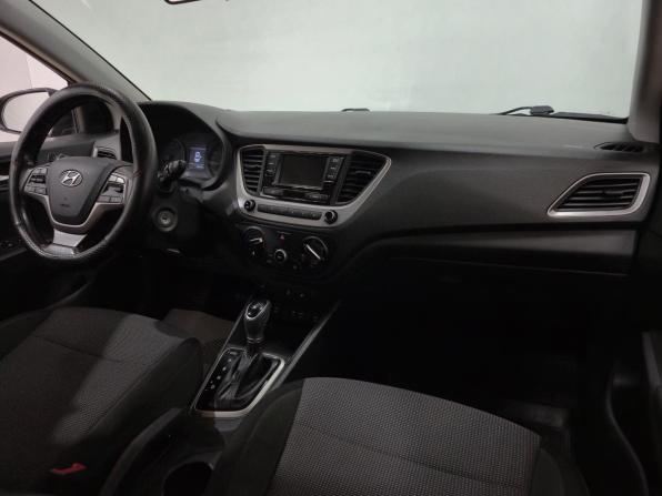 Hyundai Solaris II с пробегом 2018 года, цена 1 195 000 рублей, 198696 км, седан, Автокод Объявления