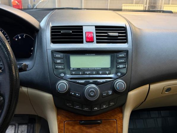Honda Accord VII Рестайлинг с пробегом 2006 года, цена 1 097 000 рублей, 249000 км, седан, Автокод Объявления