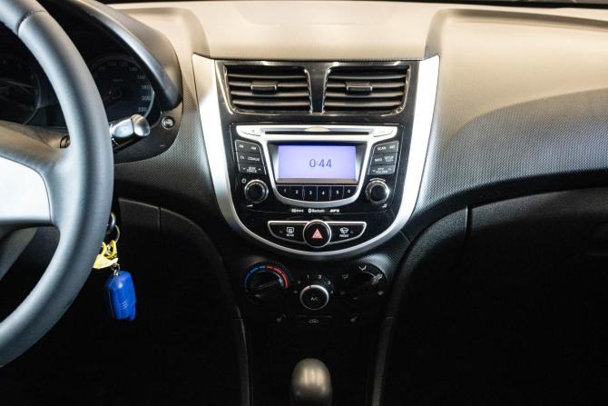 Hyundai Solaris I с пробегом 2013 года, цена 919 000 рублей, 157295 км, седан, Автокод Объявления