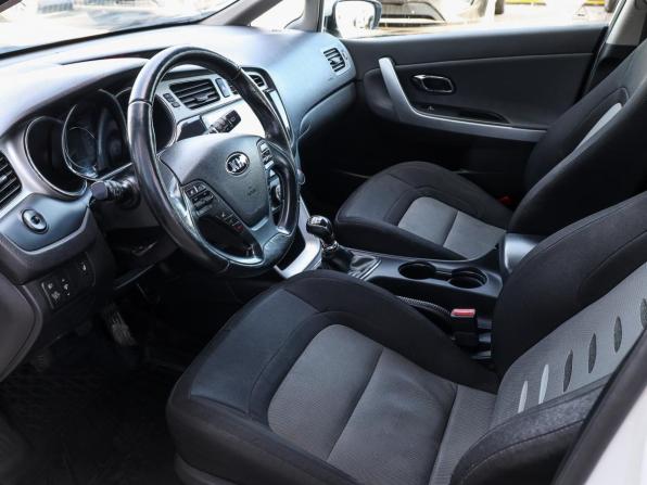 Kia Ceed II Рестайлинг с пробегом 2015 года, цена 879 000 рублей, 190579 км, хэтчбек, Автокод Объявления