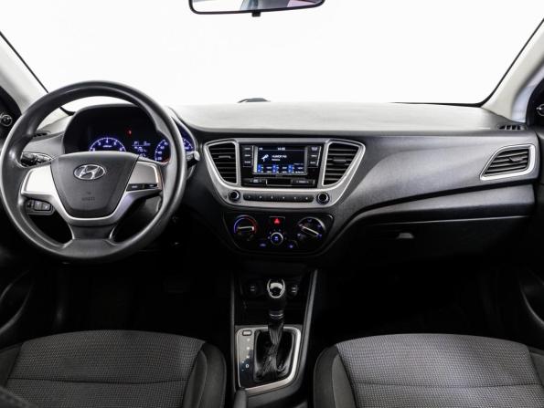 Hyundai Solaris II с пробегом 2018 года, цена 675 000 рублей, 492278 км, седан, Автокод Объявления