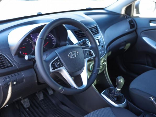 Hyundai Solaris I с пробегом 2013 года, цена 849 000 рублей, 127300 км, седан, Автокод Объявления