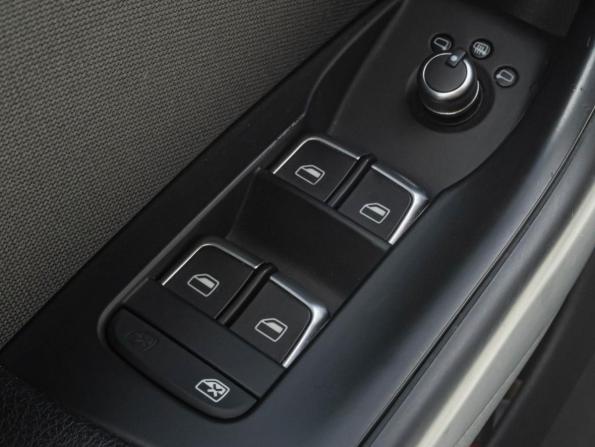 Audi Q3 I (8U) Рестайлинг с пробегом 2016 года, цена 2 087 000 рублей, 151595 км, внедорожник, Автокод Объявления