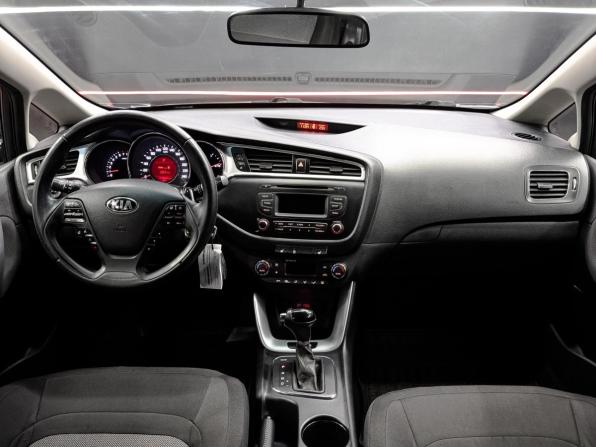 Kia Ceed II Рестайлинг с пробегом 2017 года, цена 1 245 000 рублей, 129641 км, универсал, Автокод Объявления